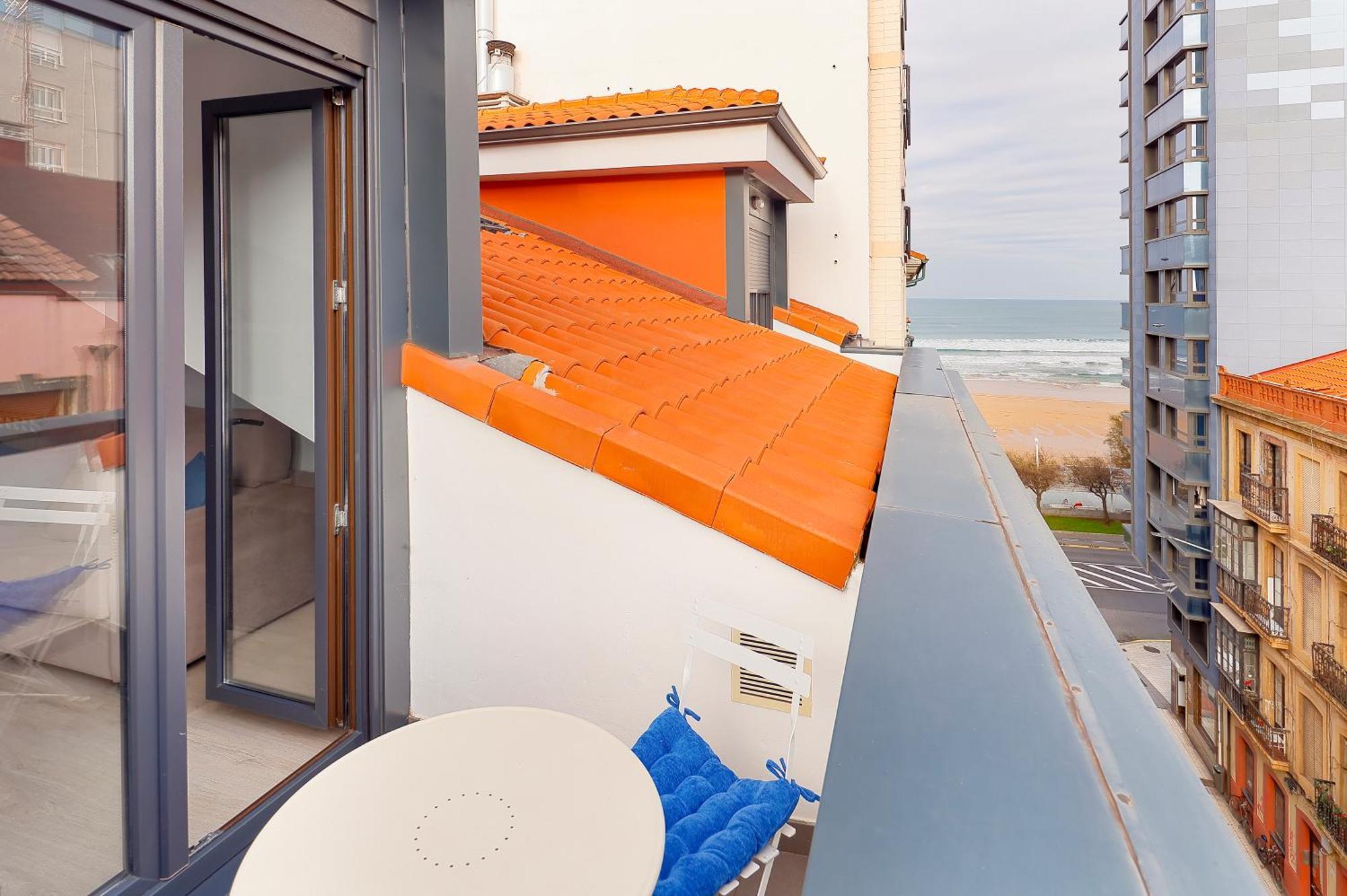 Atico Con Terraza En Playa De San Lorenzo 希洪 外观 照片